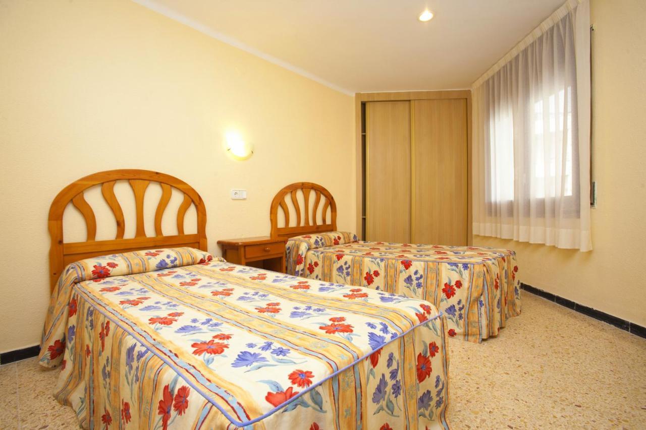 Apartamentos Bahia Dorada Y Iris Салоу Экстерьер фото
