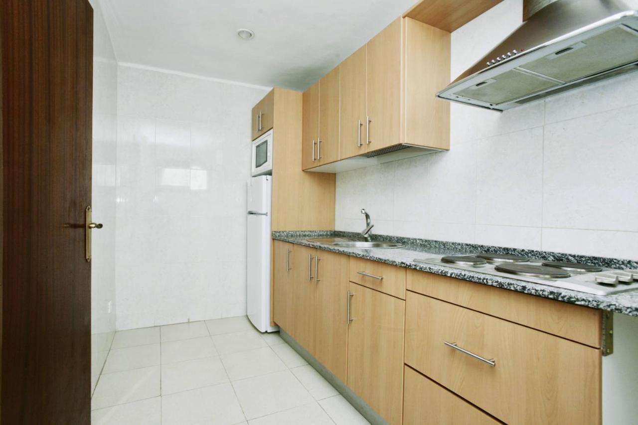 Apartamentos Bahia Dorada Y Iris Салоу Экстерьер фото
