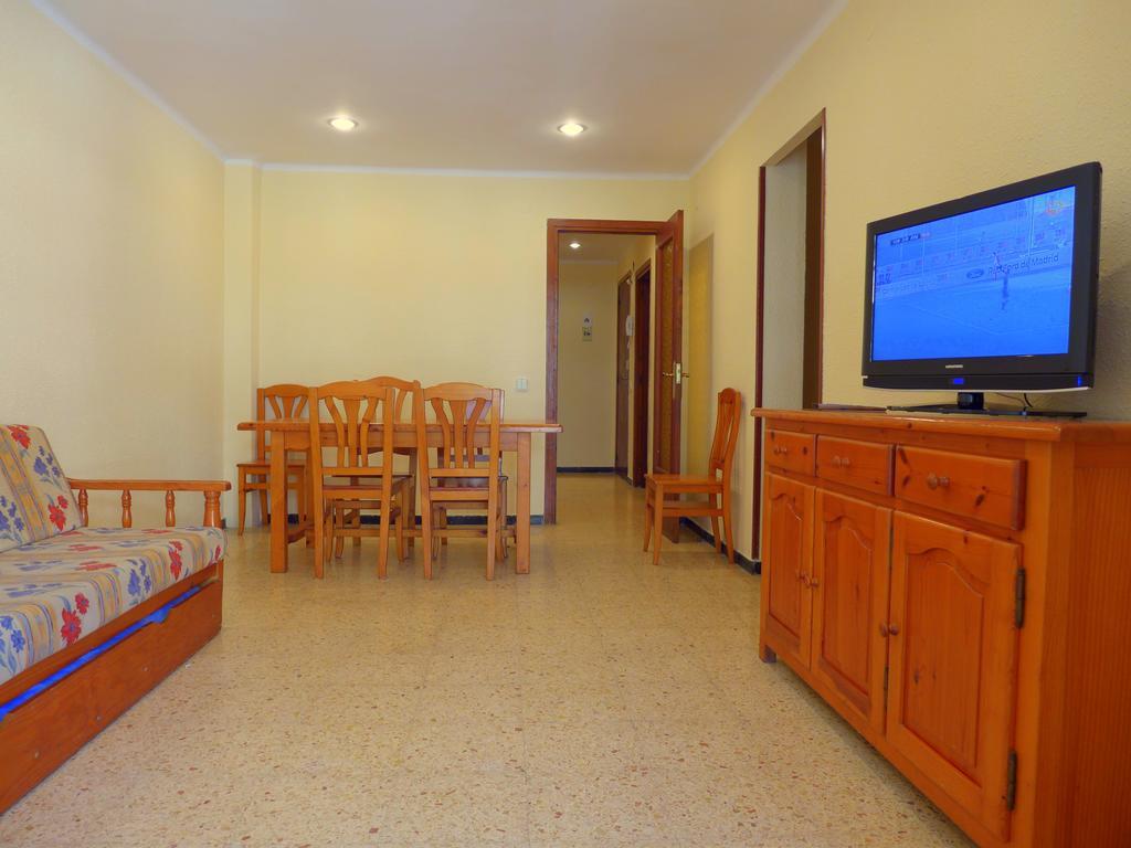 Apartamentos Bahia Dorada Y Iris Салоу Экстерьер фото