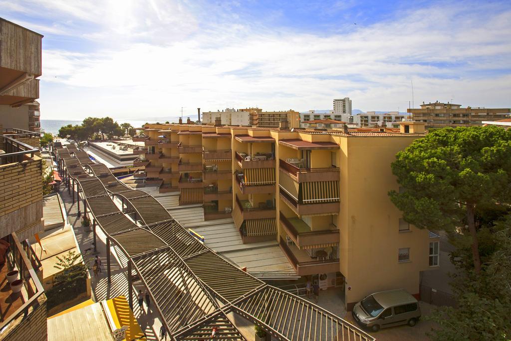 Apartamentos Bahia Dorada Y Iris Салоу Экстерьер фото