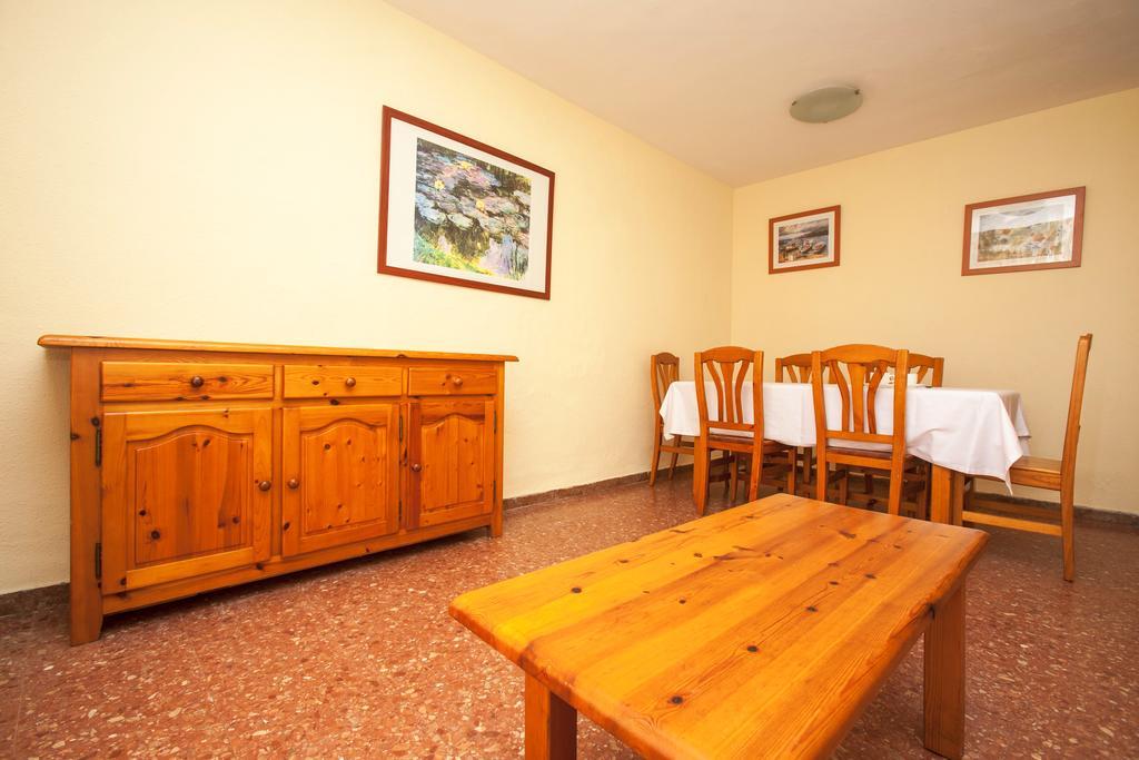 Apartamentos Bahia Dorada Y Iris Салоу Экстерьер фото